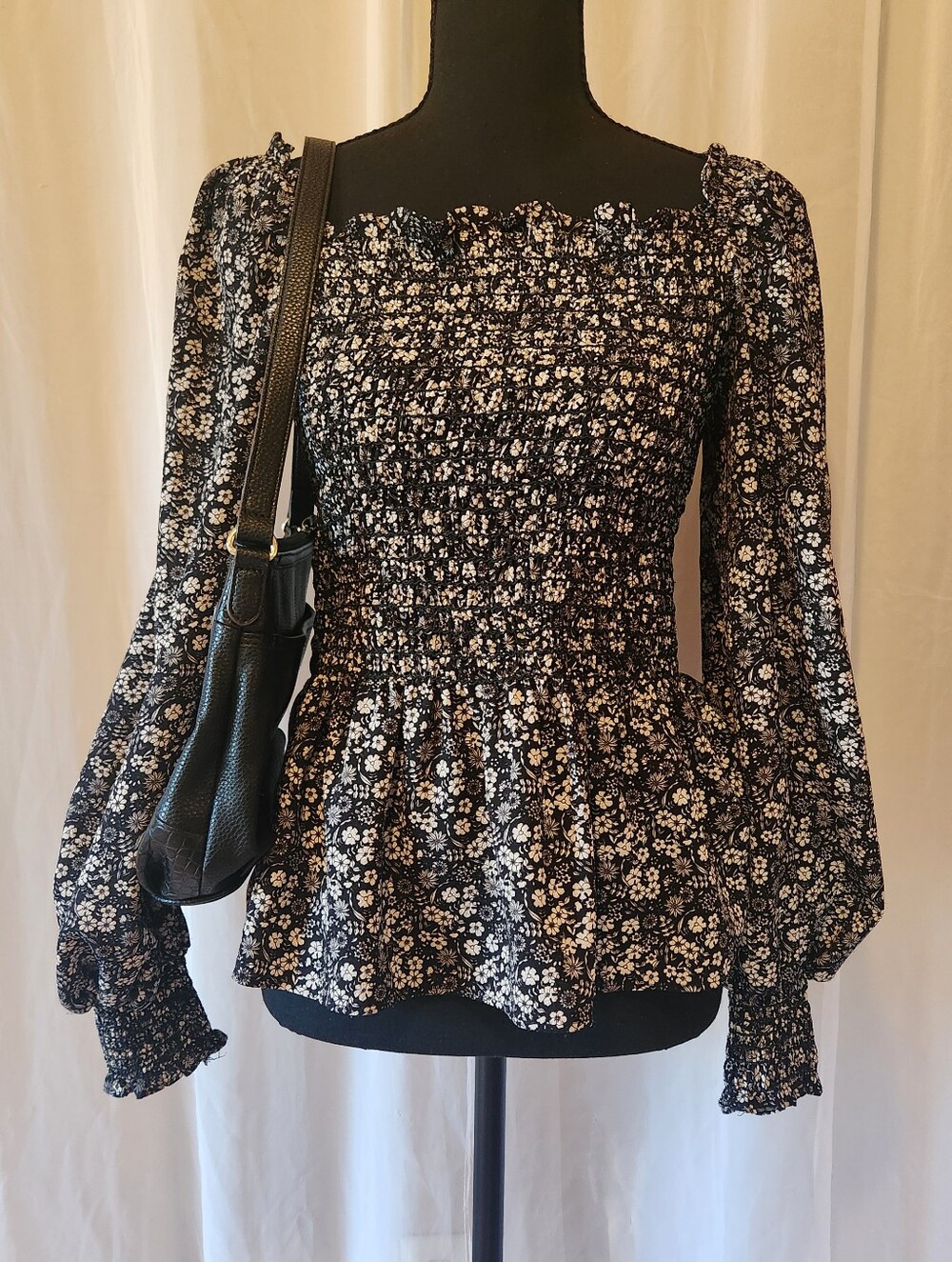 Max Studio NWT Cottagecore Smocked Floral Peplum Top Puff Sleeve Black XS